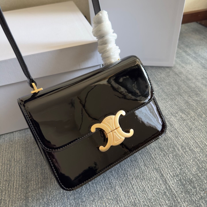 Ce1i*e triomphe bags